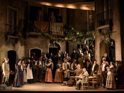 WNO Cavalleria Rusticana David Kempster Alfio And WNO Chorus Photo Credit Bill Cooper 59