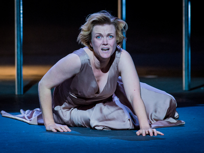 WNO Le Vin Herbé Caitlin Hulcup Iseult Photo Credit Robert Workman 044
