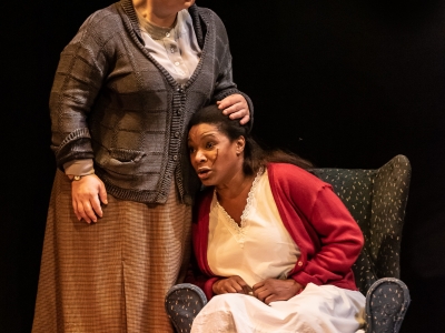 WNO Jenufa Eliska Weissova Kostelnicka Burjovka Elizabeth Llewellyn Jenufa photo credit Clive Barda 310
