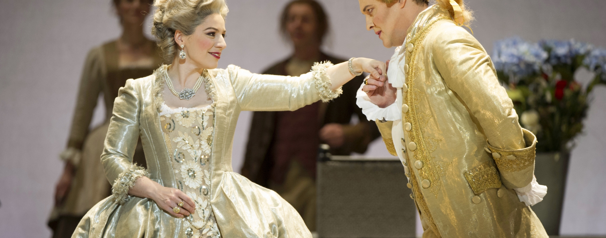WNO The Marriage Of Figaro Elizabeth Watts Countess Almaviva And Mark Stone Count Almaviva Photo Credit Richard Hubert Smith 7138